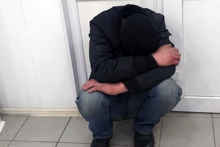 Охранники вывели бездомного из новосибирской больницы и посетовали на работу минсоцразвития