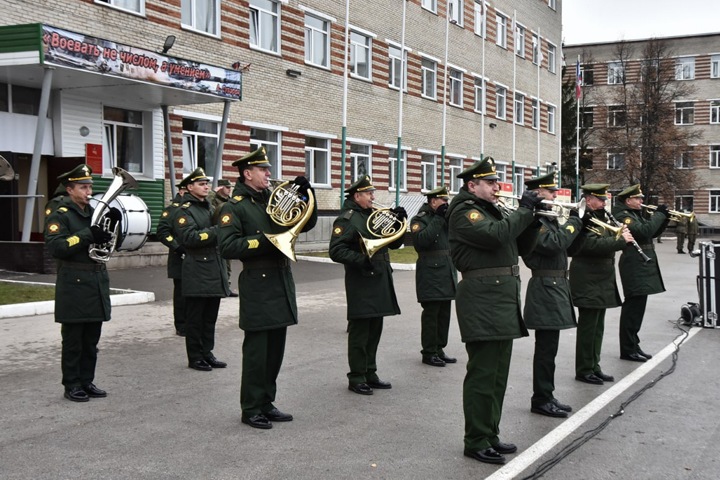 Мобилизованных в Новосибирской области отпустили домой из военкомата