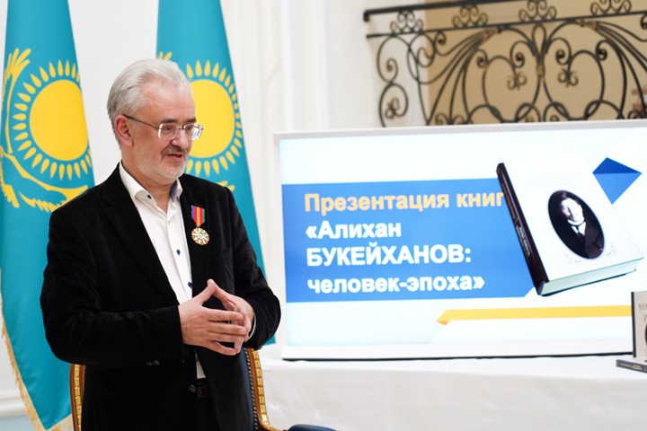 Президент Казахстана наградил бывшего новосибирского вице-губернатора