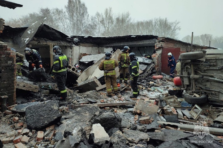 Уголовное дело завели после взрыва гаражей в Новосибирске