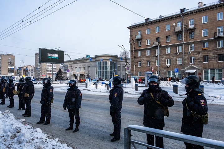 Шесть новосибирских полицейских подозревают в организации незаконной миграции