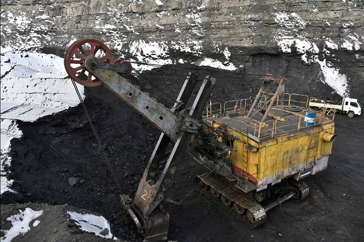 «Люди чуть ли не сутками стоят в очереди за топливом»: дефицит угля образовался в Туве в разгар зимы