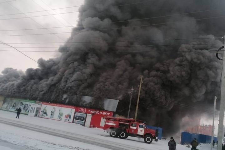Торговый комплекс сгорел в Красноярском крае