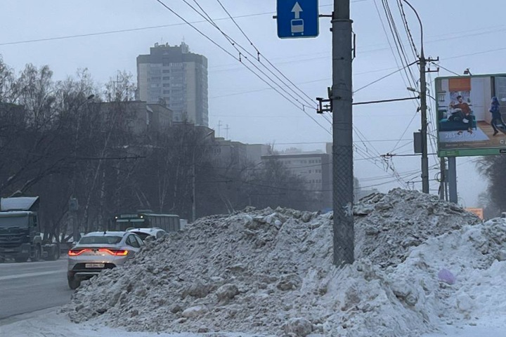 СК начал проверку «некачественной» уборки улиц в Новосибирске