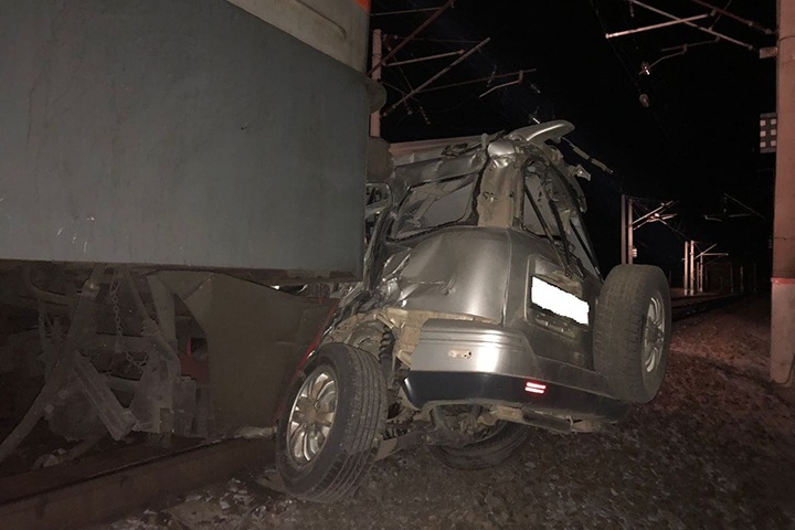 Четверо погибли при столкновении поезда с машиной в Забайкалье