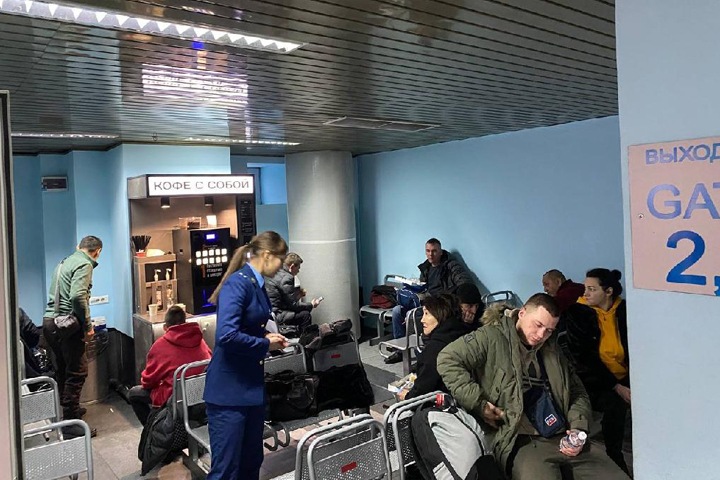Лайнер со 140 пассажирами вернулся в Иркутск после взлета из-за неисправности