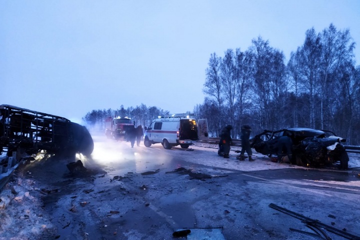 Четверо погибли в страшном ДТП со скорой помощью под Новосибирском