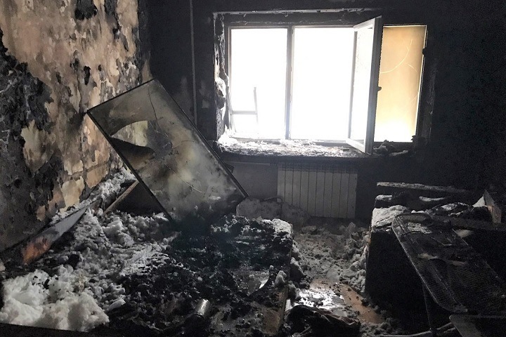 24-летняя мать задержана за гибель ее детей при пожаре в Новосибирске