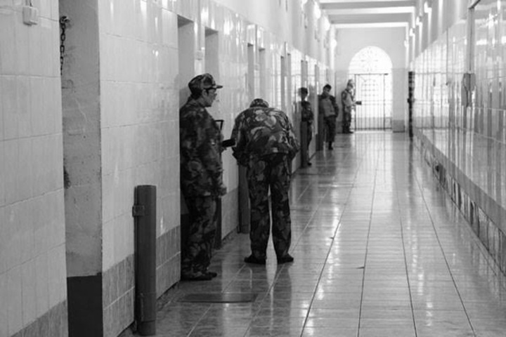 Иркутский суд начал рассматривать крупнейшее дело о массовых изнасилованиях заключенных