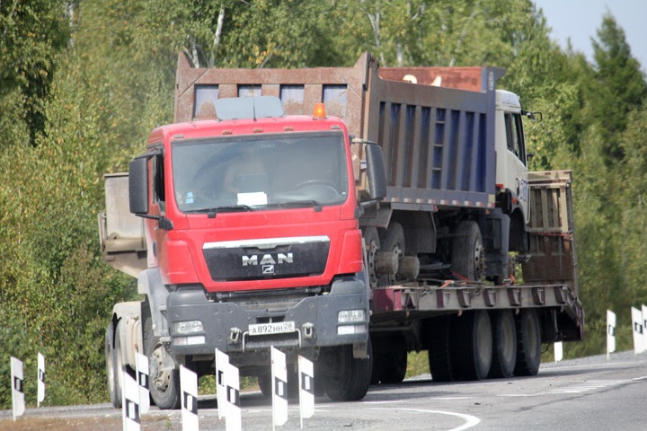 Новосибирский губернатор захотел ограничить движение грузовиков