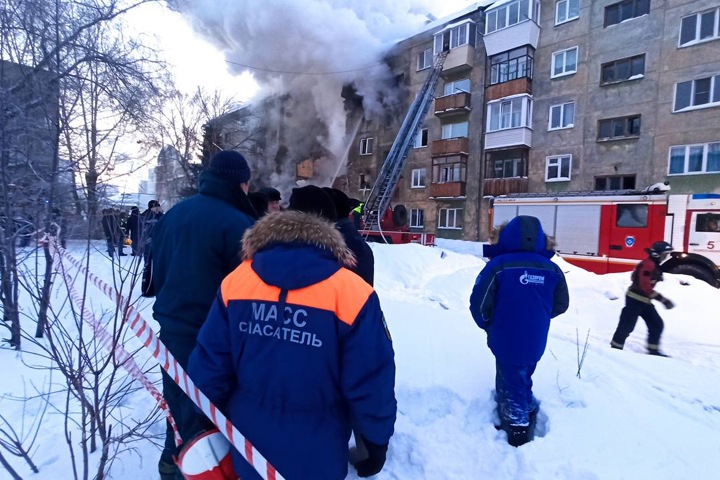 Число пострадавших при взрыве газа в жилом доме в Новосибирске выросло до семи