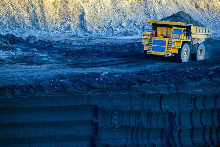Проблемы с вывозом угля продолжают ограничивать добычу в Сибири