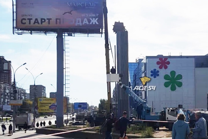 Глава Центрального округа пойдет под суд в Новосибирске из-за сноса стелы в честь 45-летия Победы
