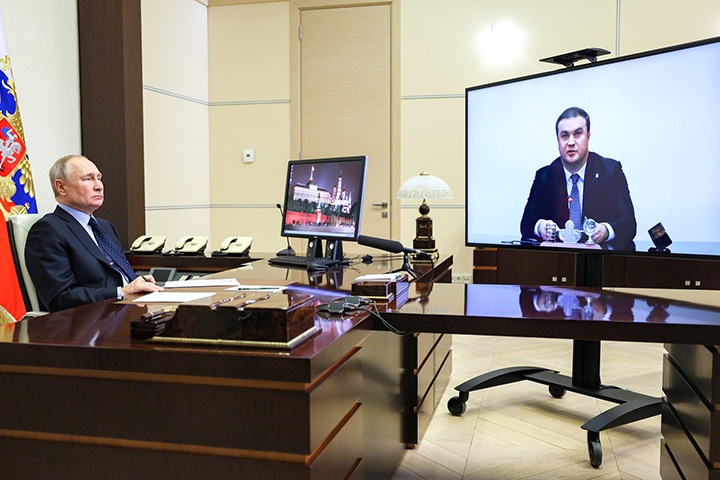 Отдыхавший с Рогозиным в ресторане донецкий чиновник стал врио омского губернатора