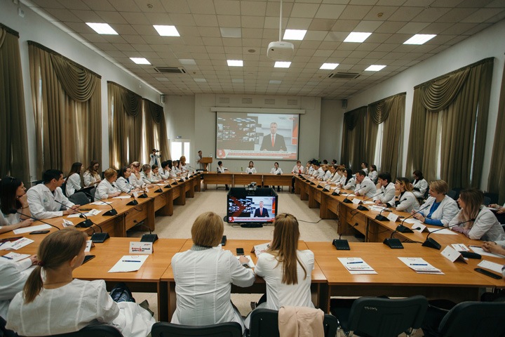 Новосибирские и московские врачи написали ФАРМАльный диктант