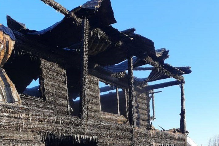 Три человека погибли во время пожара в Томской области