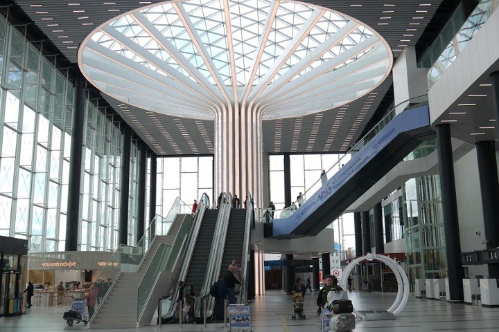 Аэропорт «Толмачёво» полностью открыл новый терминал спустя 2,5 месяца после запуска