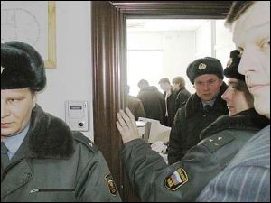 В офисе лидера омского отделения Союза правых сил провели обыск