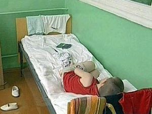 Одиннадцать детей на Алтае заразились псевдотуберкулезом в школьной столовой