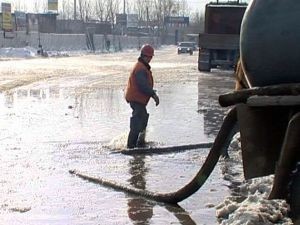 Более тысячи человек остались без воды в Барнауле