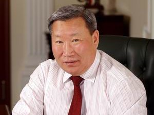 Мэр Улан-Удэ дал добро на сокращение чиновников, служебного автопарка и лимитов на оплату услуг телефонной связи