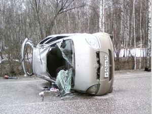 Автомобиль пять раз перевернулся на трассе: пострадали две женщины, одна пассажирка погибла (Новосибирская область) 
