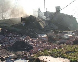 Спасатели разобрали часть завалов на взорвавшейся в Кемерово насосной станции (фото)