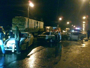 Шесть автомобилей попали в ДТП в Иркутске, есть пострадавшие (фото)