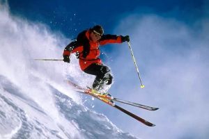Глава красноярского правительства Акбулатов получил травму, катаясь на лыжах