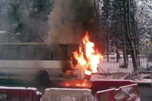 Автобус с 22 пассажирами загорелся в пути (Красноярский край)
