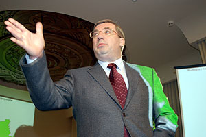 Губернатор увел заместителя из-под удара в правительстве Новосибирской области