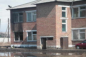 Работники горящей больницы спасли 70 пациентов в Иркутской области