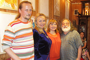 Новосибирский музей подарил актрисе Наталье Андрейченко семена желаний