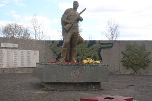 Памятник солдату, разрушенный вандалами, восстановлен в Красноярском крае
