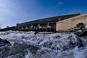 Новосибирская ГЭС увеличит холостые сбросы воды в ночь на 12 мая