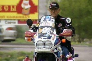 Британский пенсионер едет по Сибири на мотоцикле из Владивостока на Урал