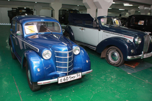 Коллекция ретроавтомобилей выставлена в Новосибирске