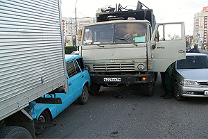 Пять автомобилей столкнулись на Предмостной площади в Новосибирске