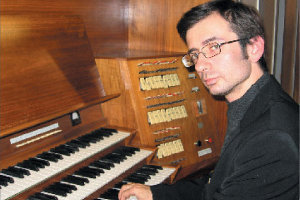 Диджей радио «Орфей» впервые сыграет на органе в Красноярске и Омске